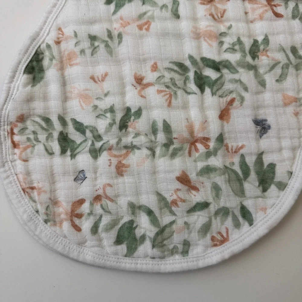 NEW Aden + Anais Burpy Bib Classic Muslin Cotton Breathable Floral Print